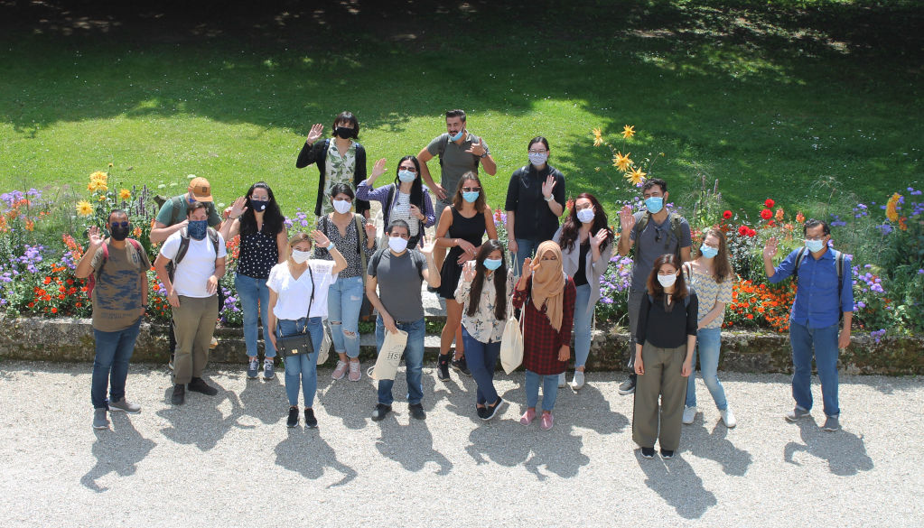 outdoor group photo, students with nose-mouth protection