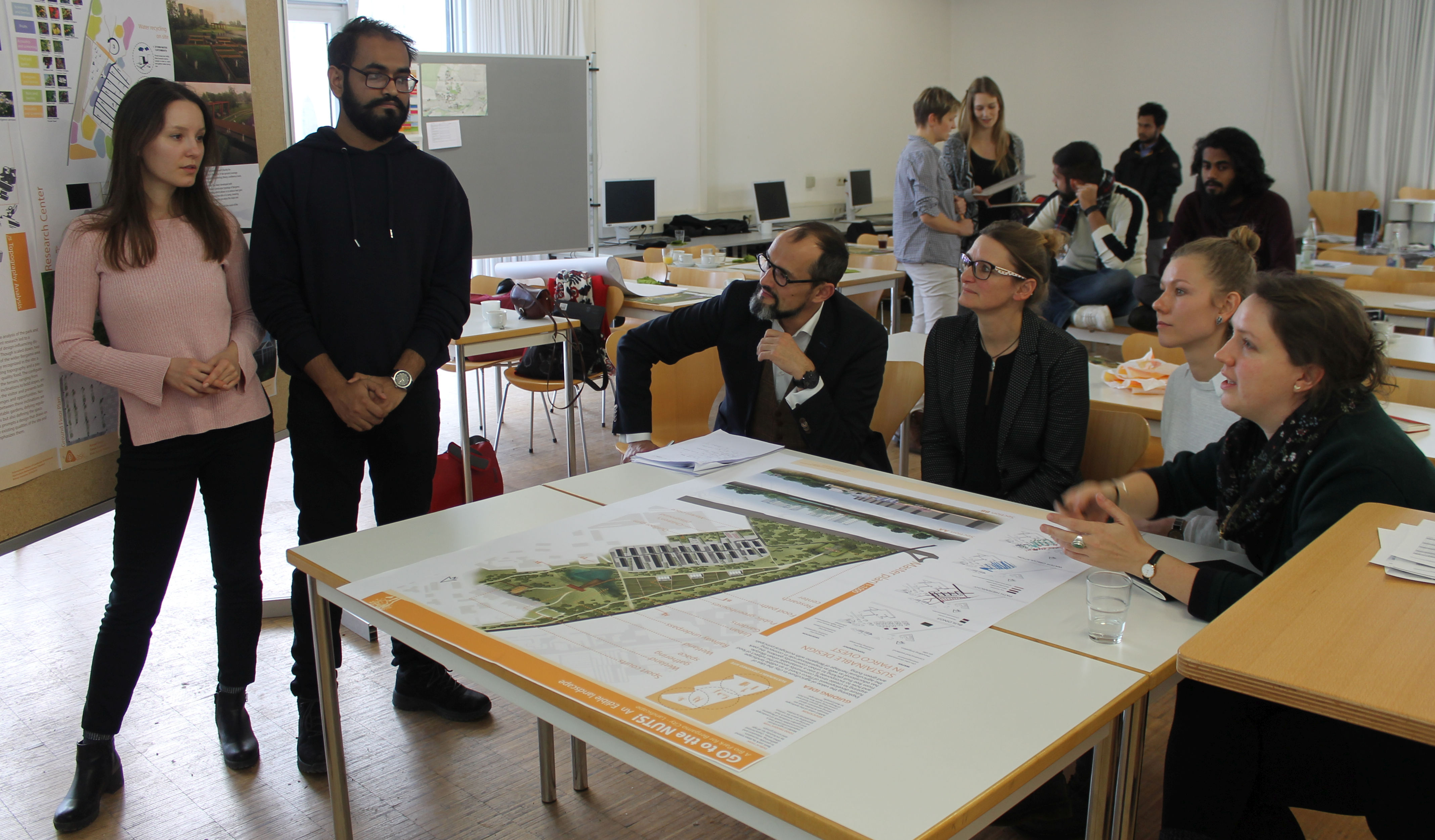 Project consultations: IMLA students discuss their projects with the external professionals
