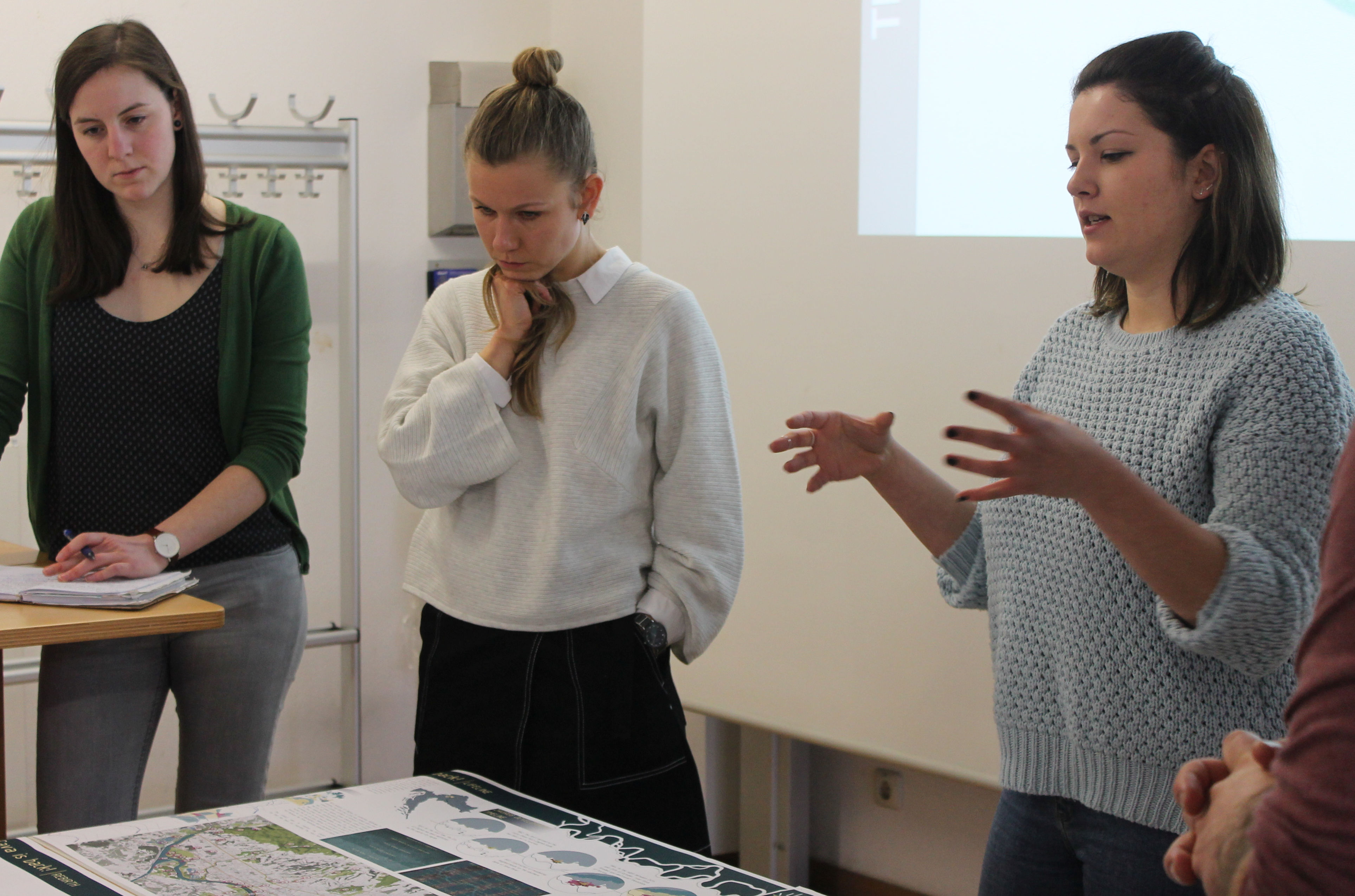 Project consultations: IMLA students discuss their projects with the external professionals