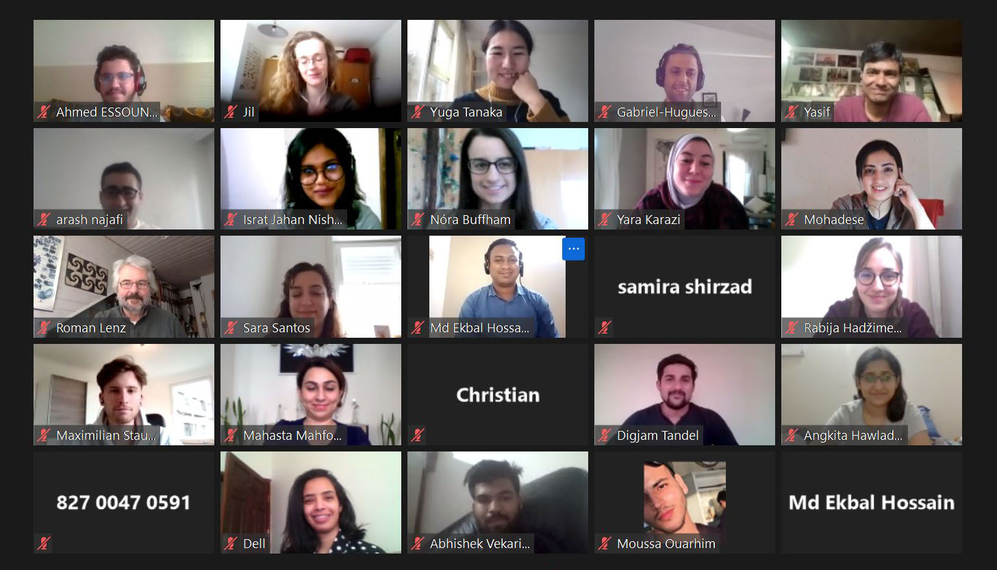 Screenshot of Zoom-Meeting with people